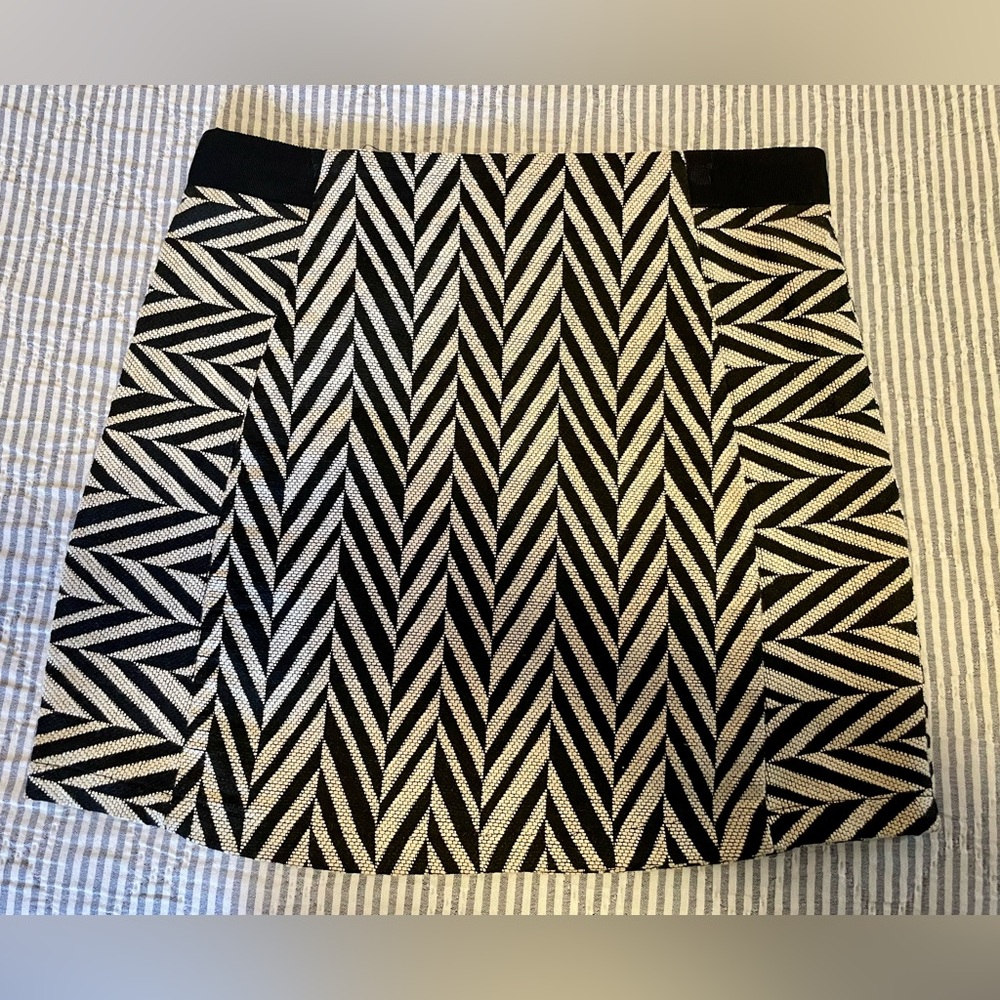 Grace & Mila black & white patterned miniskirt